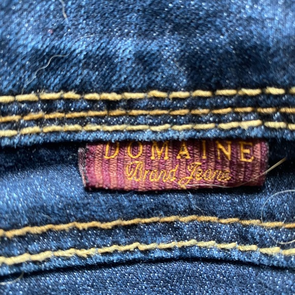 Adorable little capris size large Domain is brand name - Picture 3 of 4